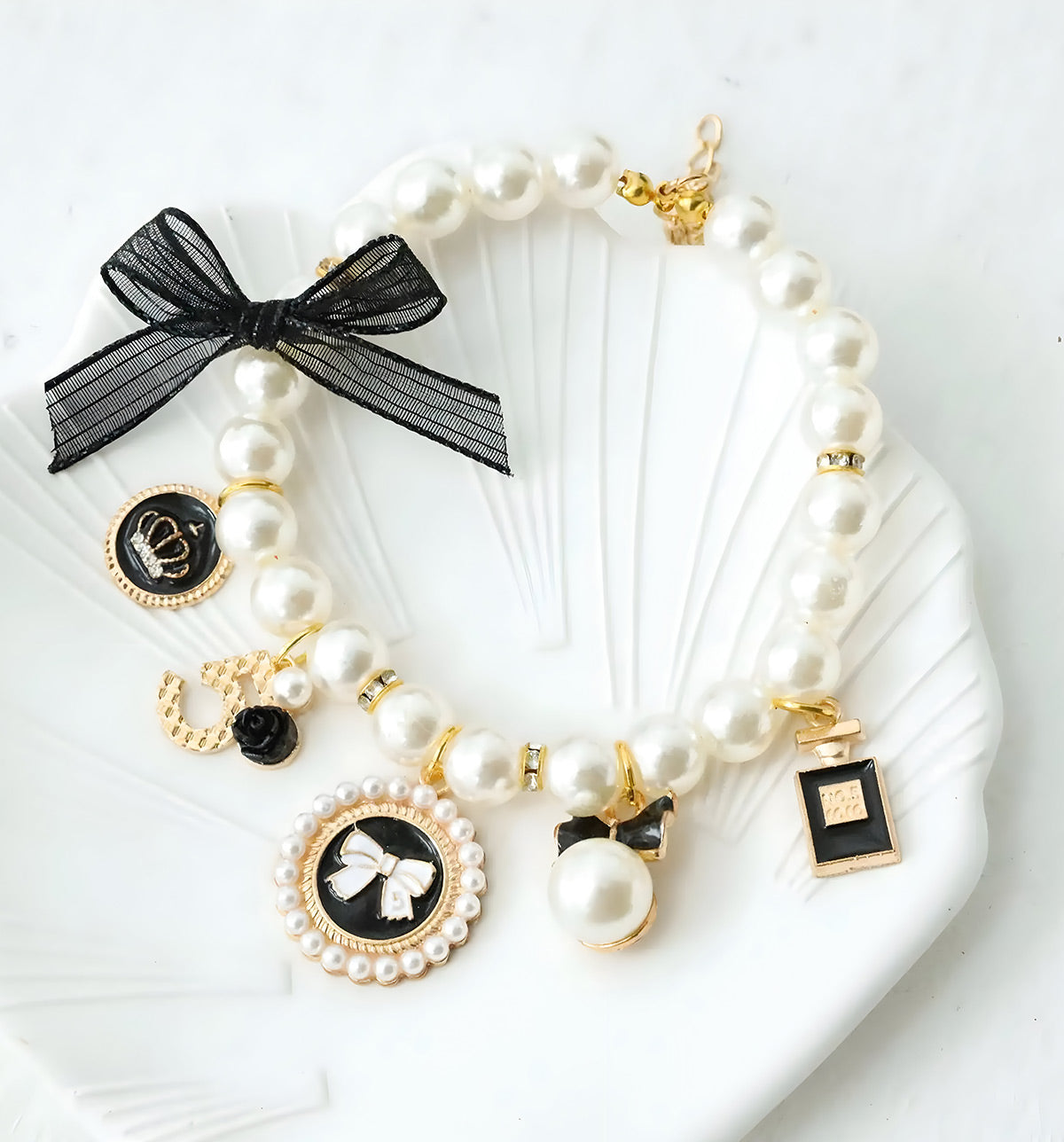 Aria-Pearl Charm Collar